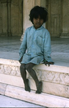 Enfant à Agra, Inde du nord